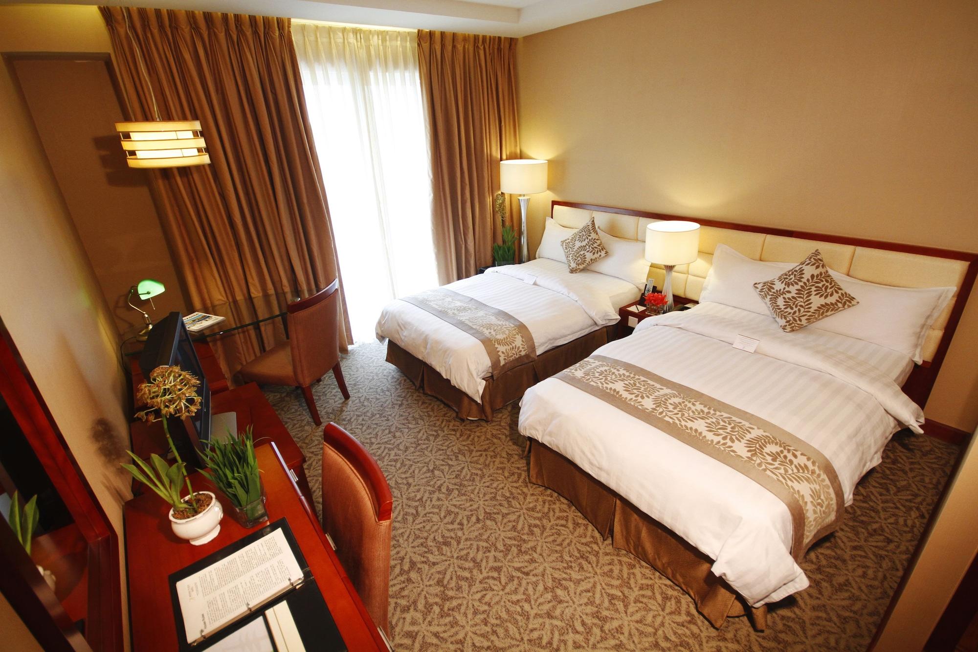 The Avenue Plaza Hotel Naga  Bagian luar foto