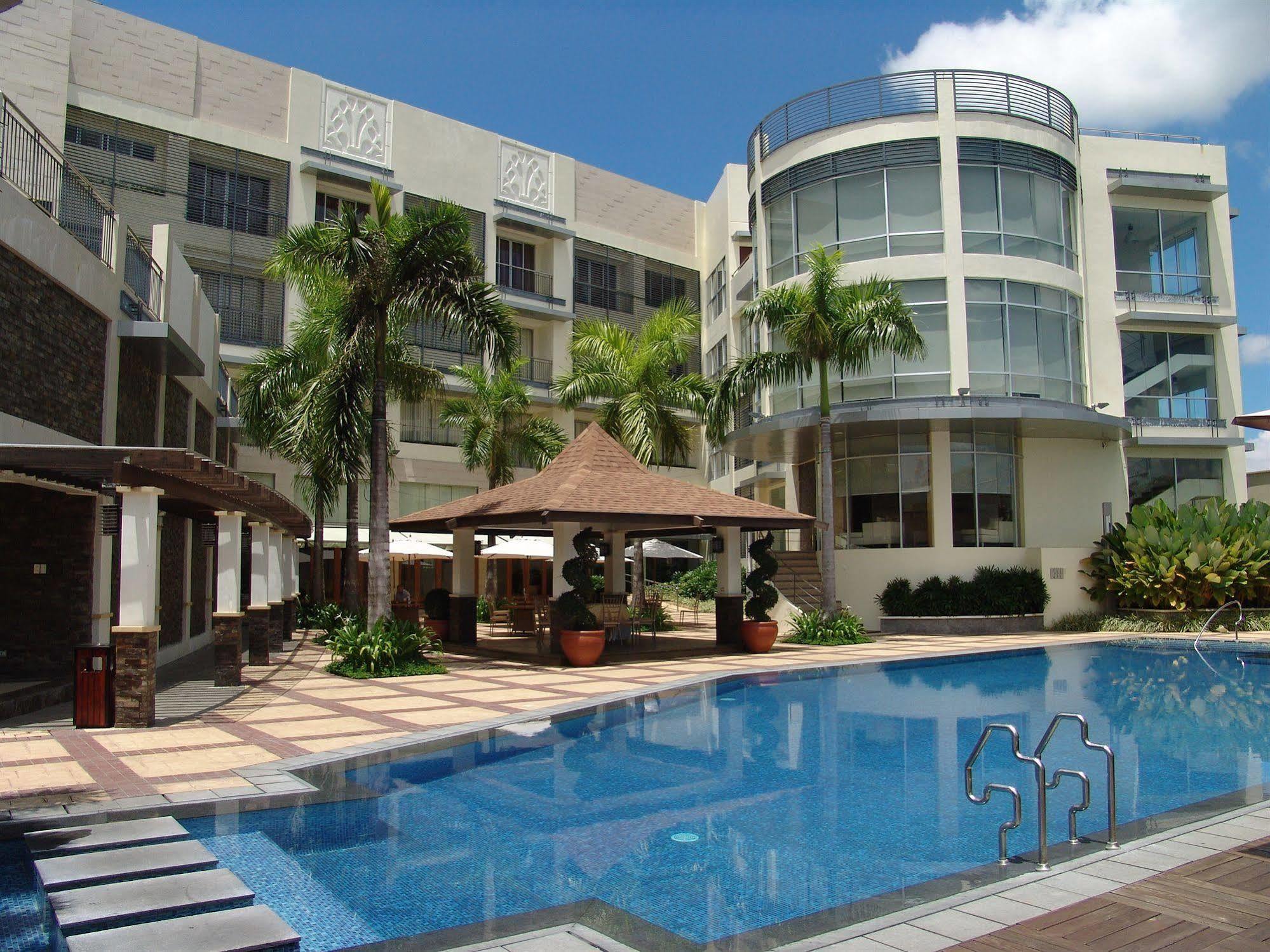 The Avenue Plaza Hotel Naga  Bagian luar foto