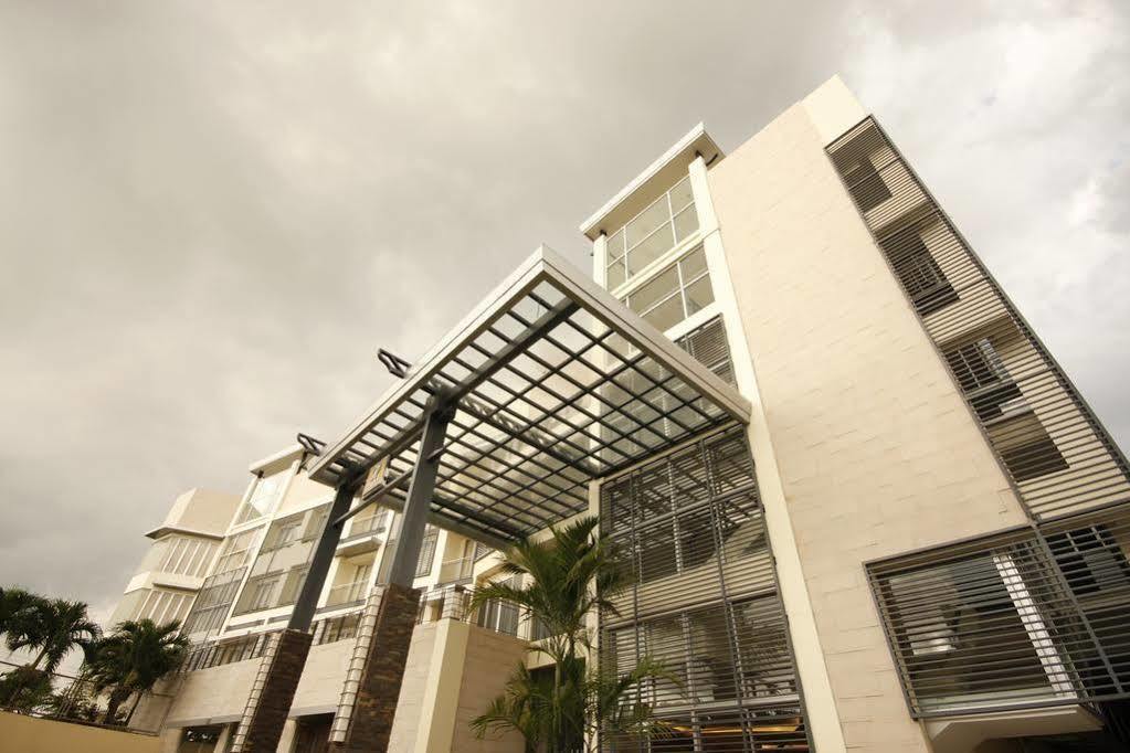 The Avenue Plaza Hotel Naga  Bagian luar foto