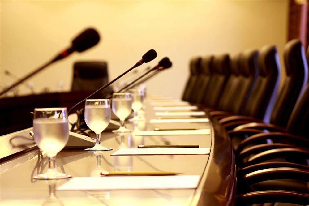 The Avenue Plaza Hotel Naga  Bagian luar foto